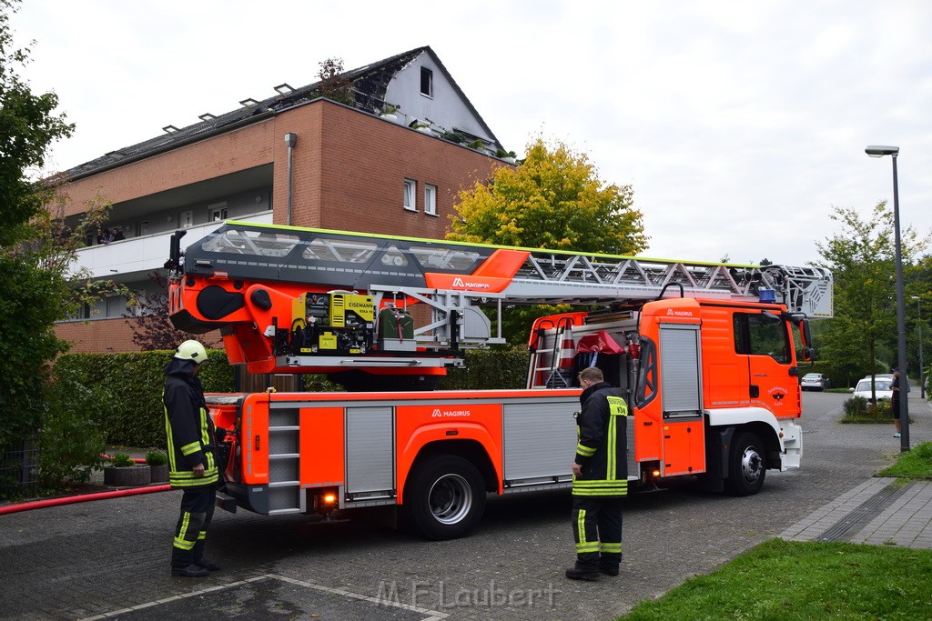 Feuer 2 Y Koeln Suerth Elisabeth Selbertstr P243.JPG - Miklos Laubert